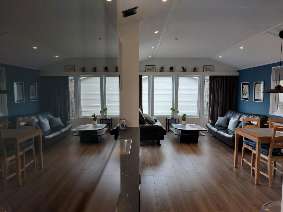 Modern En Chic Chalet Tot 4 Personen Op De Veluwe Recreatiepark De Oude Driest Putten Exterior foto